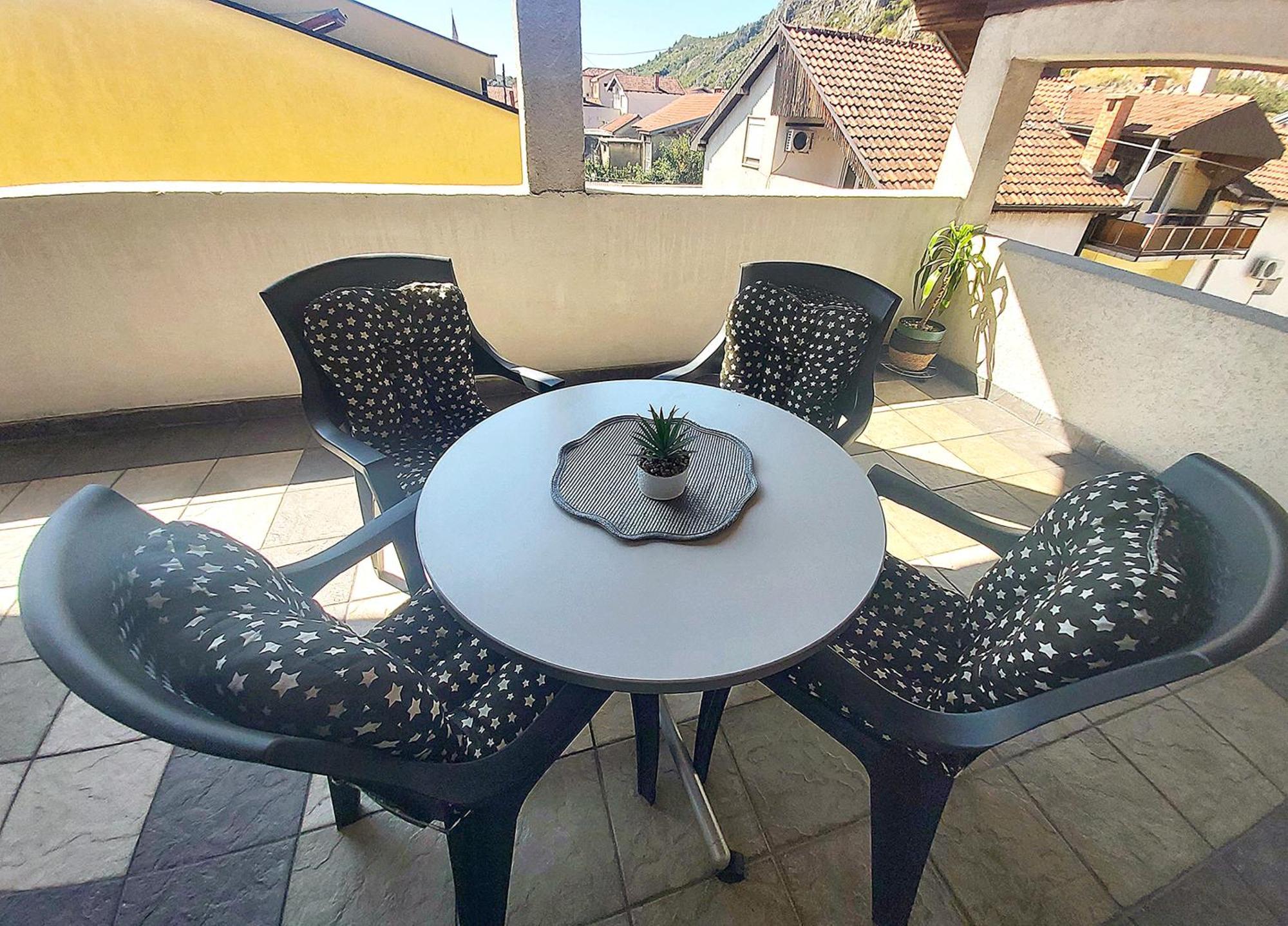 Zara Apartment With Terrace Near Old Town Mostar Buitenkant foto